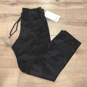 LULULEMON On The Fly 7/8 Pant